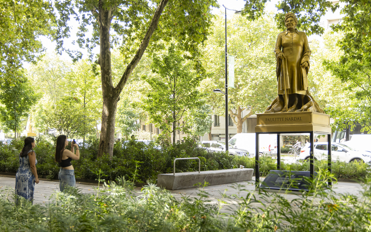 Inauguration des statues des femmes illustres rue de la Chapelle