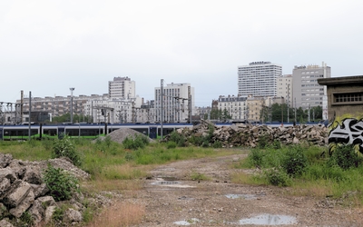 Paysage urbain infrastructurel en friche