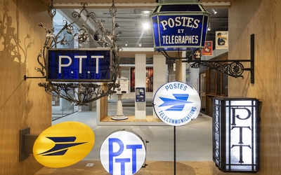 Evolution logos de la Poste au musée postal