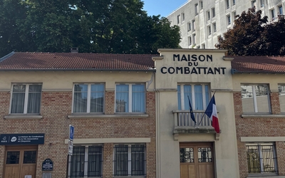 La façade de la Maison du Combattant, de la Vie Associative et Citoyenne (MACVAC)