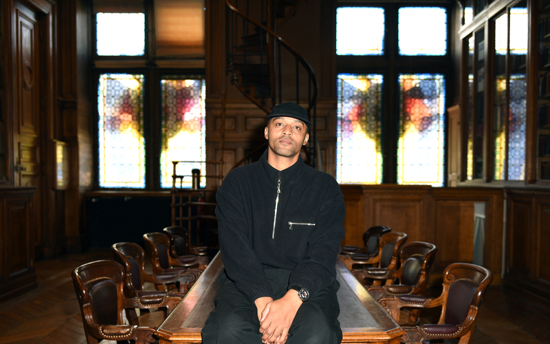 Portrait de David Bellion - Directeur artistique et ancien joueur professionnel de football.