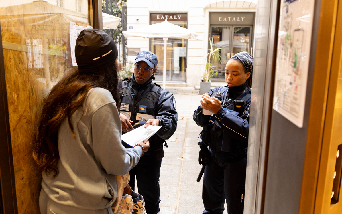 deux femmes policiers munipale