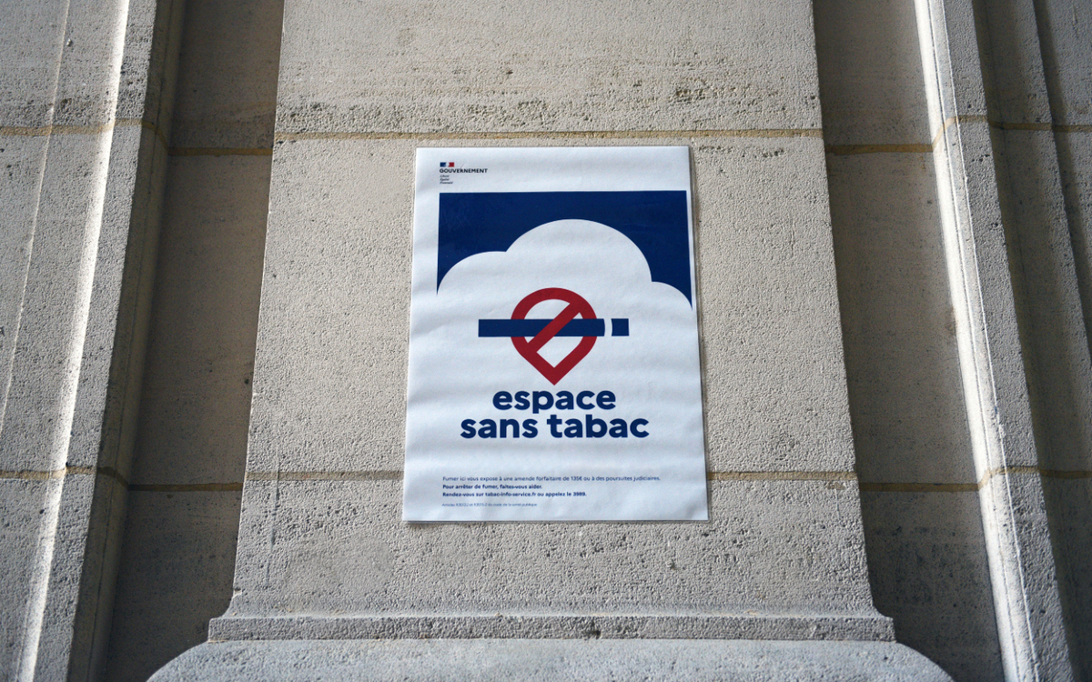 Affiche espace sans tabac. 
