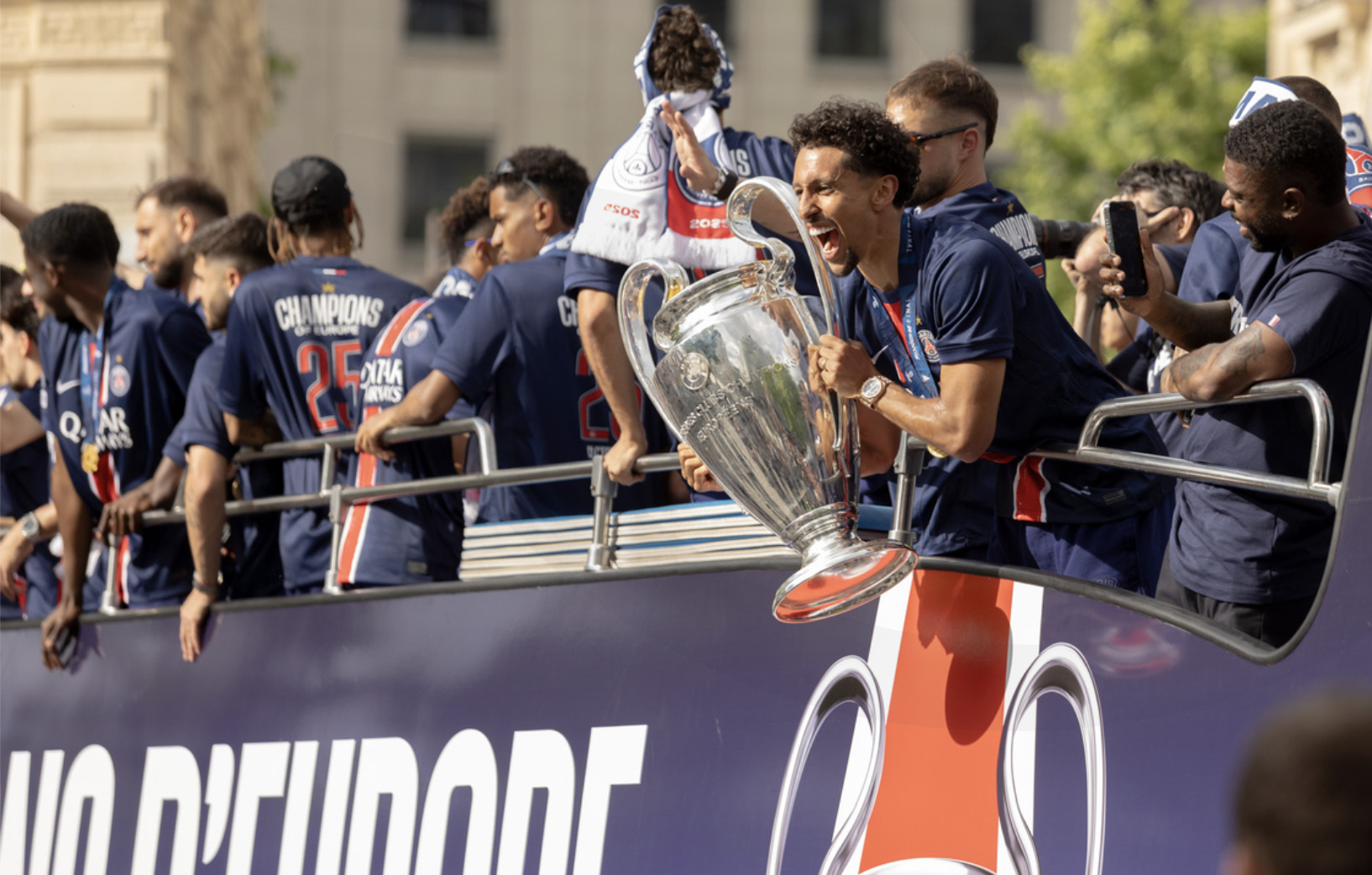 bus des joueurs du PSG