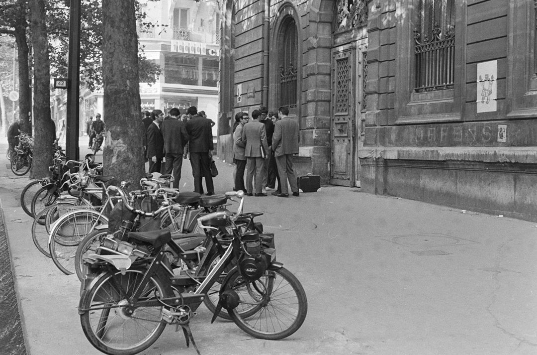Reprise des cours au lycée Saint-Louis, 13 juin 1968 copyright Pierre Drecq /Fonds France-Soir/BHVP/Roger-Viollet (Pierre Drecq/Fonds France-Soir/BHVP:Roger-Viollet) Reprise des cours au lycée Saint-Louis, 13 juin 1968 copyright Pierre Drecq /Fonds France-Soir/BHVP/Roger-Viollet