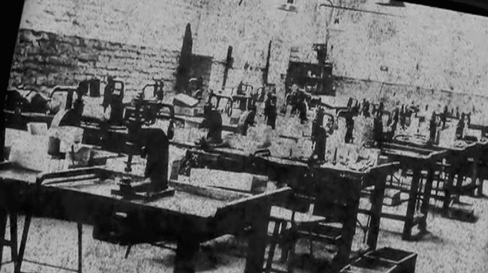 Fragments liminaires (la manufacture) - Estefanía Peñafiel Loaiza (© Estefanía Peñafiel Loaiza - Collection d’entreprise Neuflize OBC) Fragments liminaires (la manufacture) - Estefanía Peñafiel Loaiza