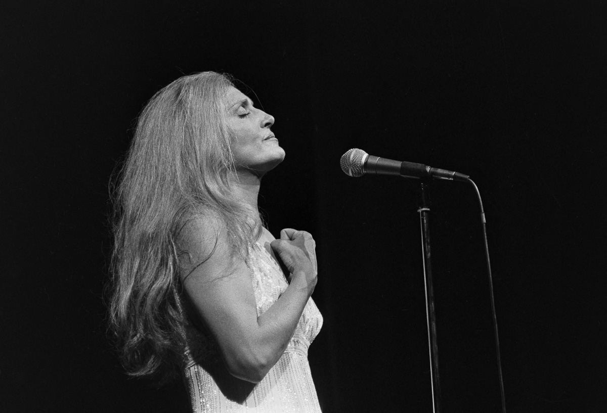 Dalida (1933-1987), chanteuse et actrice française. Paris, Olympia, 1977. (© Patrick Ullmann/Roger-Viollet) Dalida (1933-1987), chanteuse et actrice française. Paris, Olympia, 1977.