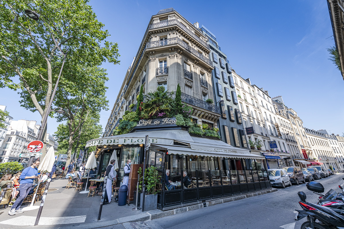 Le café de Flore 6e (François Grunberg / Ville de Paris) Le café de Flore 6e