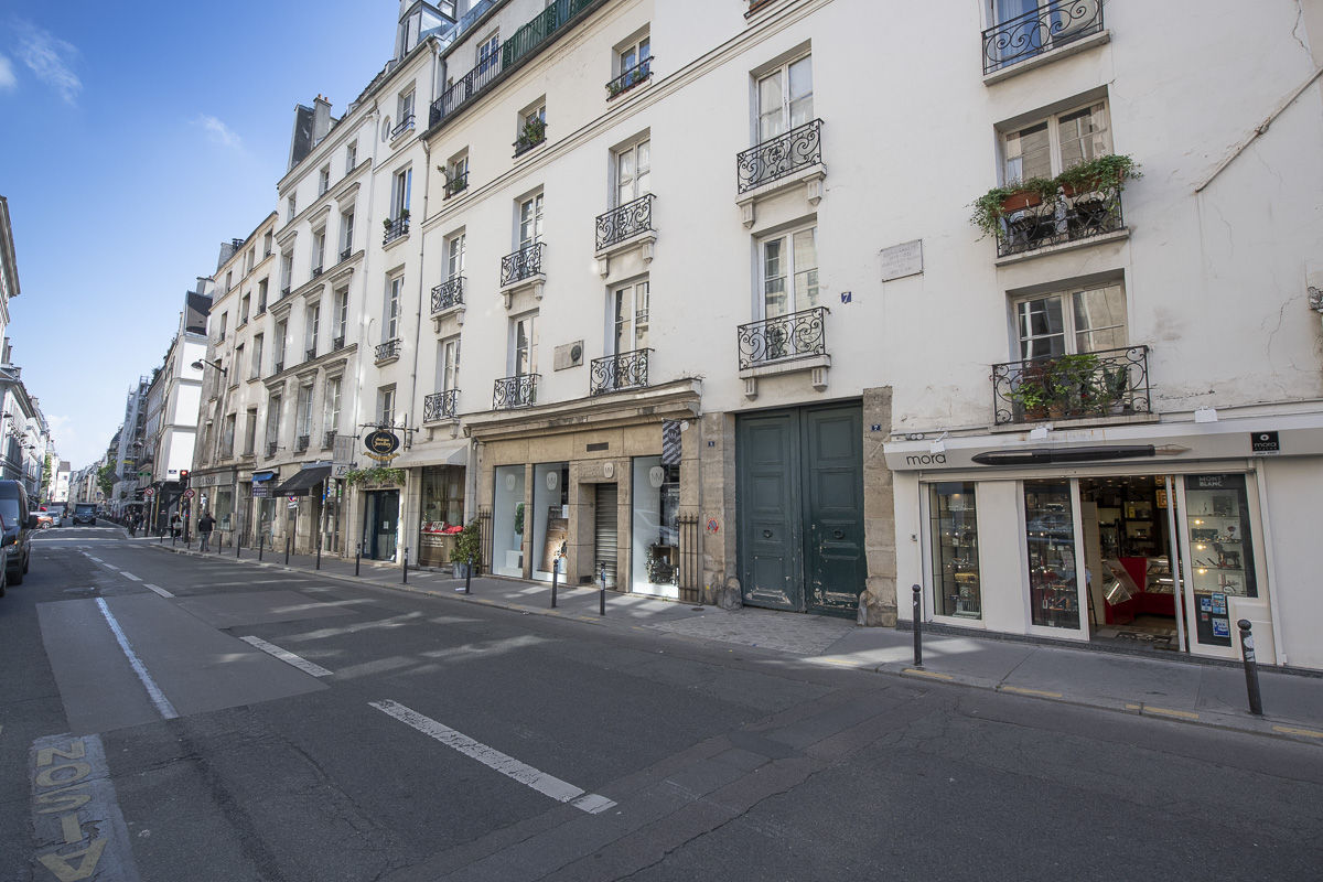 L' immeuble du 5 rue de Tournon accueille en 1910 la famille Prévert au 5e étage (François Grunberg / Ville de Paris) L' immeuble du 5 rue de Tournon accueille en 1910 la famille Prévert au 5e étage