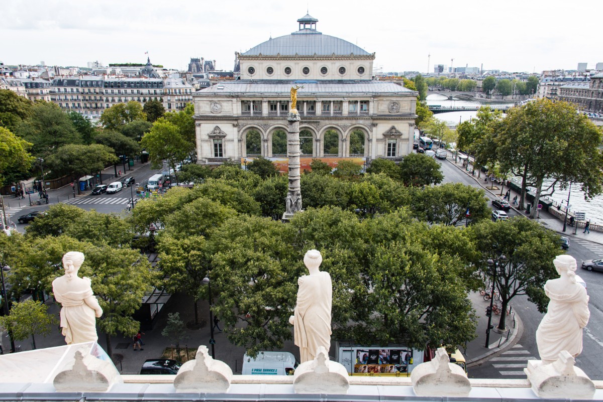 Théâtre de la Ville vu depuis le théâtre du Châtelet. (Emilie Chaix) Théâtre de la Ville vu depuis le théâtre du Châtelet.