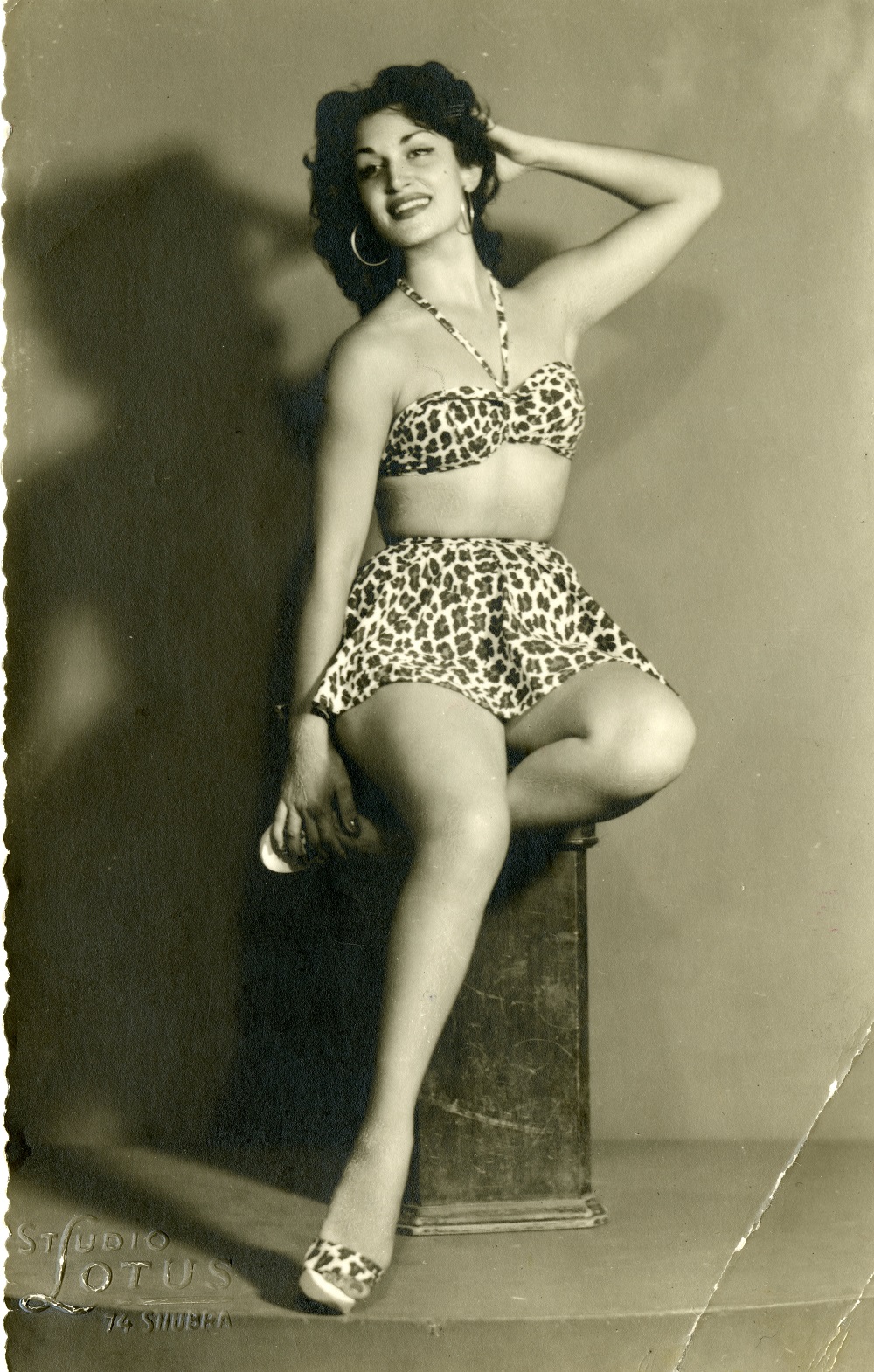 Photographie officielle de Dalida en Miss Egypte Egypte, 1954 Paris, D. R. Productions Orlando (© D.R. Orlando Productions) Photographie officielle de Dalida en Miss Egypte Egypte, 1954 Paris, D. R. Productions Orlando