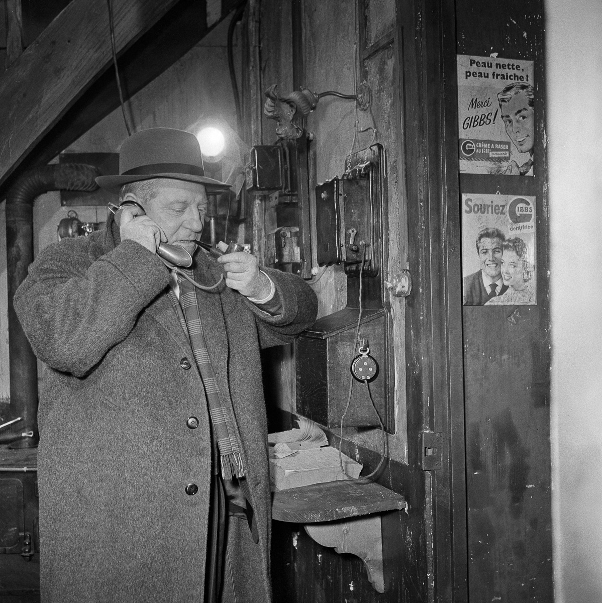 "Maigret et l'Affaire Saint-Fiacre", film de Jean Delannoy, d'après le roman de Georges Simenon. Jean Gabin. (© Alain Adler / Roger-Viollet) "Maigret et l'Affaire Saint-Fiacre", film de Jean Delannoy, d'après le roman de Georges Simenon. Jean Gabin.