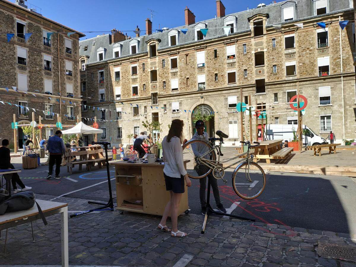 Réparation de vélos aux Cinq Toits (Pôle vélo des Cinq Toits) Réparation de vélos aux Cinq Toits