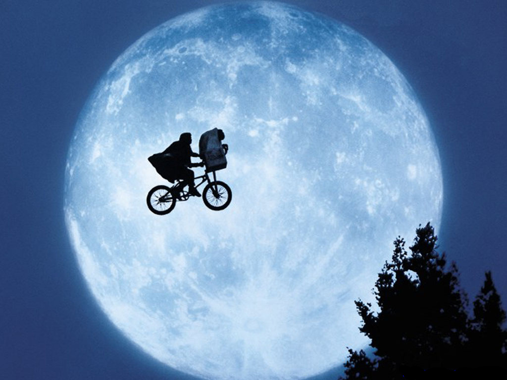 E.T. l‘extra-terrestre (© 1982 & 2002 Universal Studios. Tous droits réservés) E.T. l‘extra-terrestre