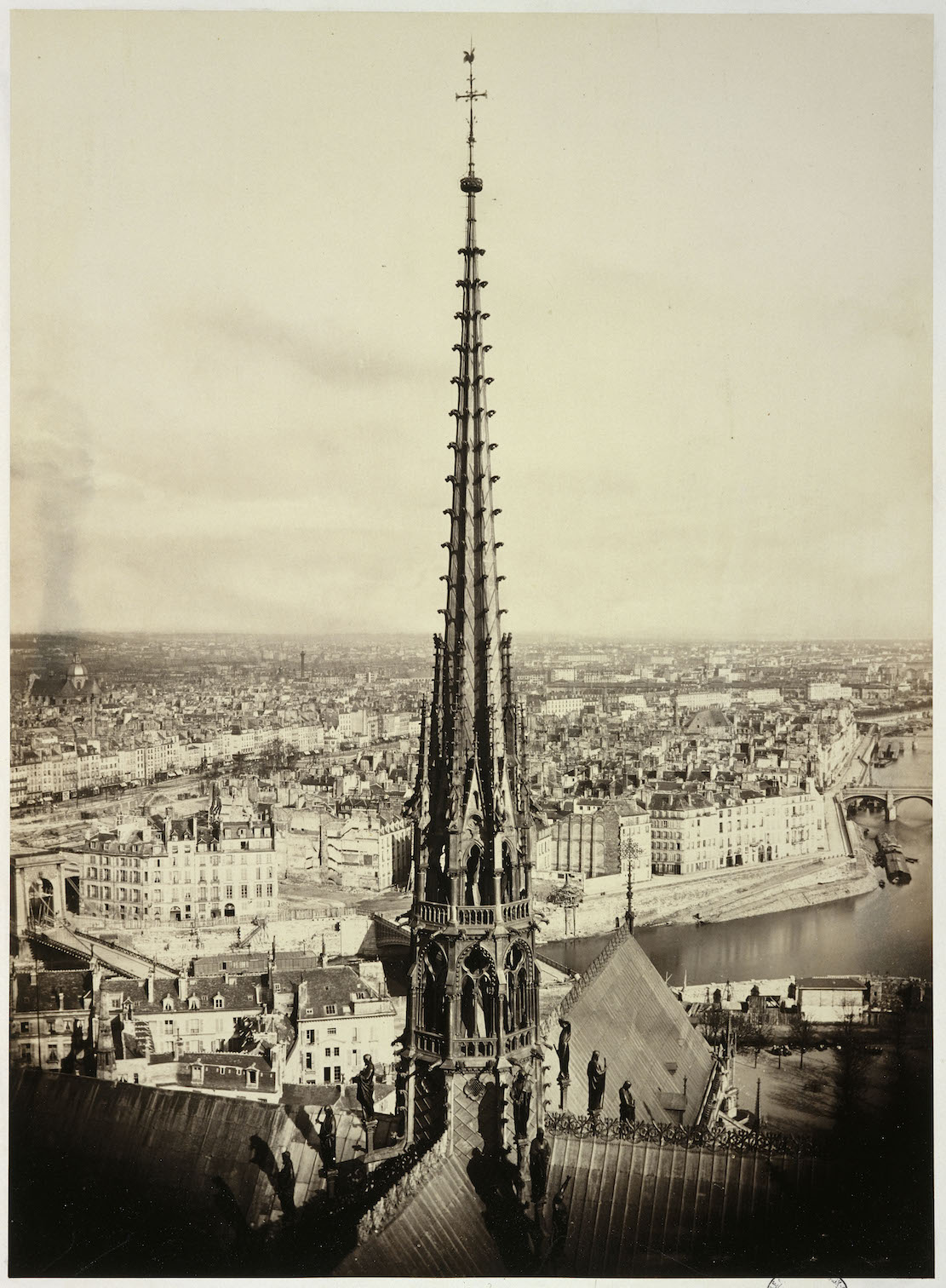 Charles Marville (1813-1879), Flèche de Notre-Dame en plomb et cuivre martelé, vers 1860 (© Ecole nationale supérieure des beaux-arts de Paris) Charles Marville (1813-1879), Flèche de Notre-Dame en plomb et cuivre martelé, vers 1860
