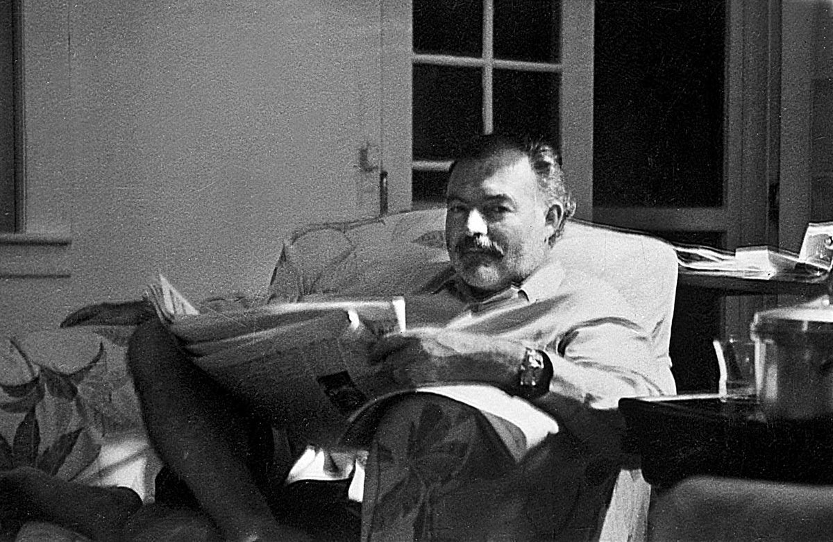 Ernest Hemingway (1899-1961), écrivain américain, prix Nobel 1954. (© Tony Burnand / Roger-Viollet) Ernest Hemingway (1899-1961), écrivain américain, prix Nobel 1954.