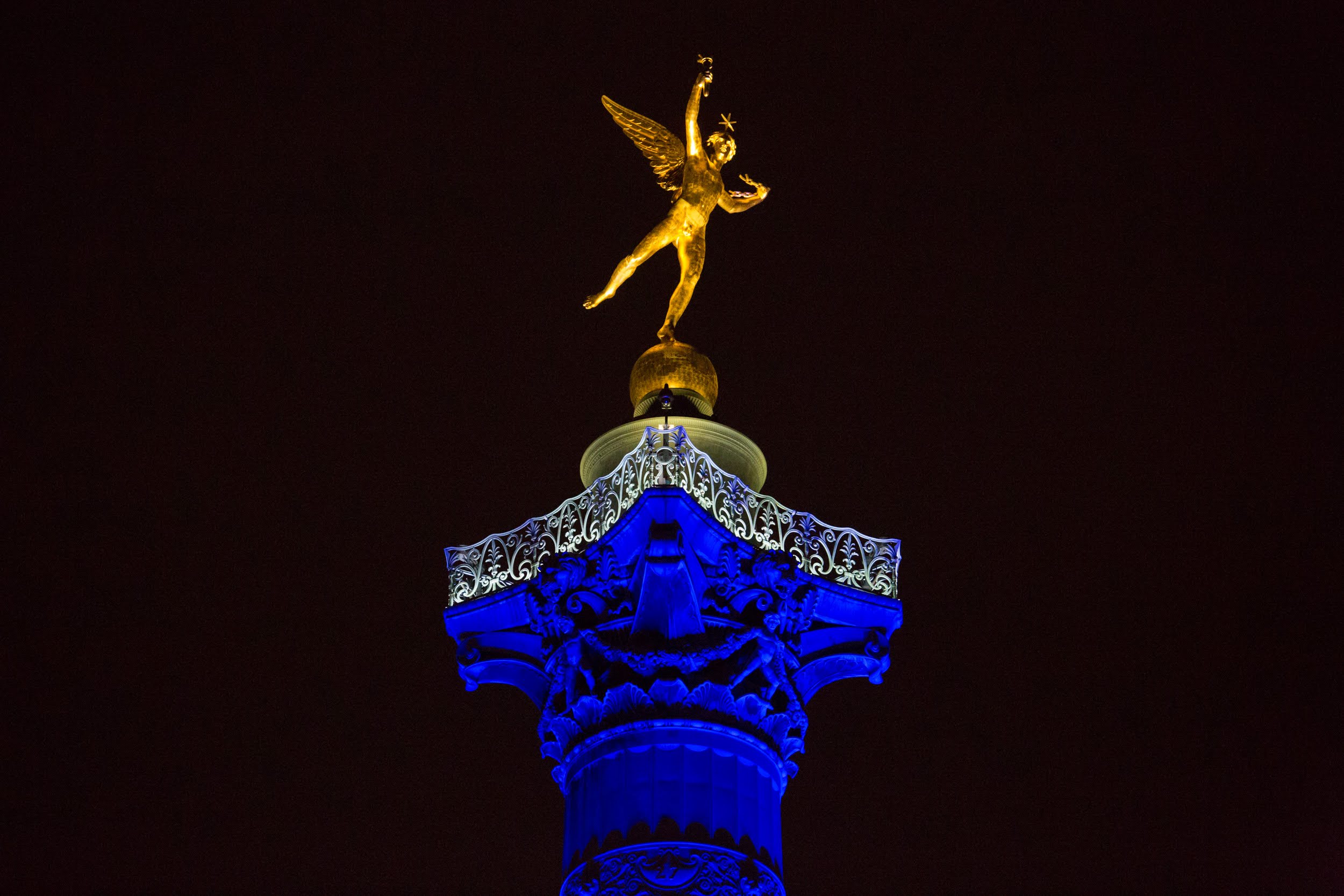 Paris scintille place de la Bastille Que Faire à Paris