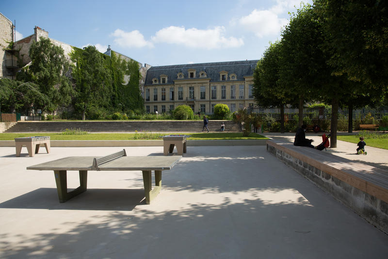 ping pong Jardin des arts (©Josephine Brueder/Ville de Paris) ping pong Jardin des arts