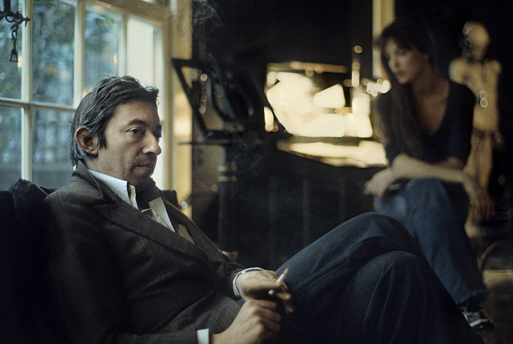 Serge Gainsbourg et Jane Birkin, rue de Verneuil, Paris 1974 (© Claude Gassian) Serge Gainsbourg et Jane Birkin, rue de Verneuil, Paris 1974