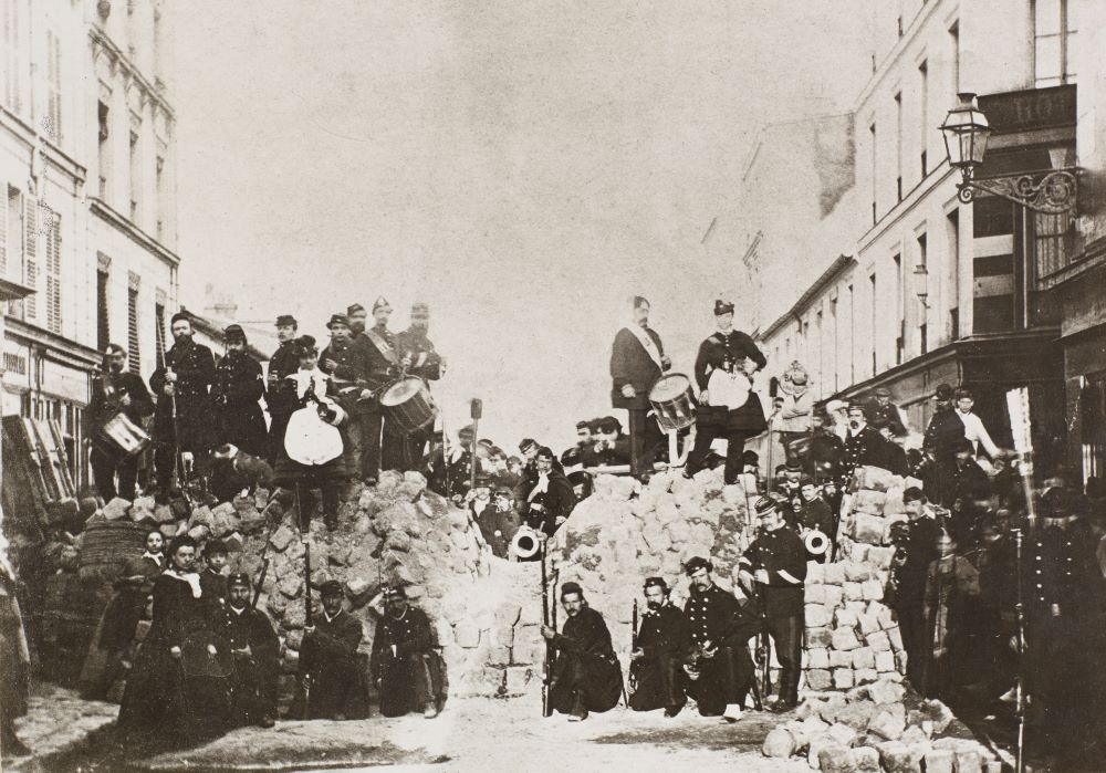 Barricade de la rue Basfroid et rue Charonne (Musée d'Art et d'Histoire Paul Eluard) Barricade de la rue Basfroid et rue Charonne