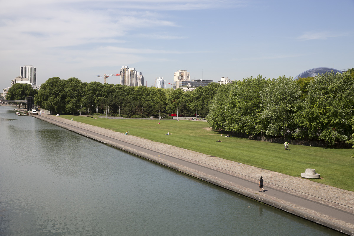 Le parc de la Villette et le canal de l'Ourcq. (Sophie Robichon / Ville de Paris) Le parc de la Villette et le canal de l'Ourcq.