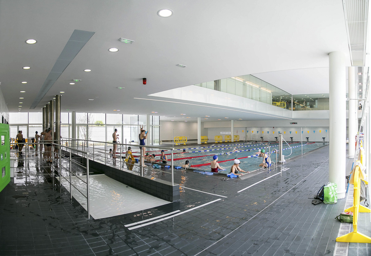 Piscine Jacqueline Auriol 8e (Gérard Sanz / Ville de Paris) Piscine Jacqueline Auriol 8e