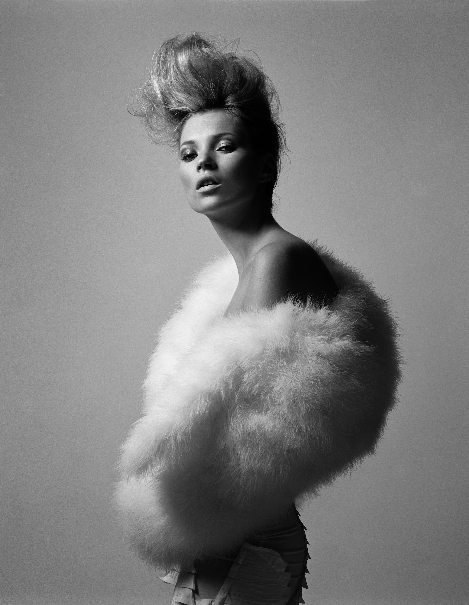David Sims, Kate Moss en Boléro Gucci, réalisation Joe McKenna, couverture Vogue Paris, mars 2004 (Collection Palais Galliera © David Sims / Paris Musées, Palais Galliera) David Sims, Kate Moss en Boléro Gucci, réalisation Joe McKenna, couverture Vogue Paris, mars 2004