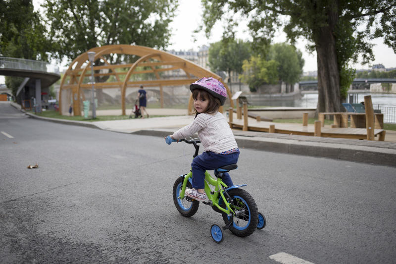 Vélos sur les Berges de seine (©Sophie Robichon/Ville de Paris) Vélos sur les Berges de seine