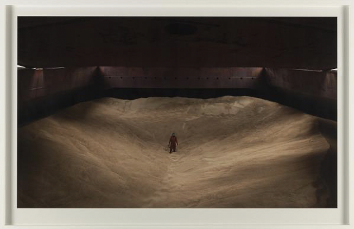 Evangelia Kranioti, Desert on board, série : Exotica, erotica, etc.
, 2011,
Photographie,
Impression jet d’encre sur papier contrecollé sur Dibond, 83.9 x 129.3 cm, édition 1/5 + 2EA