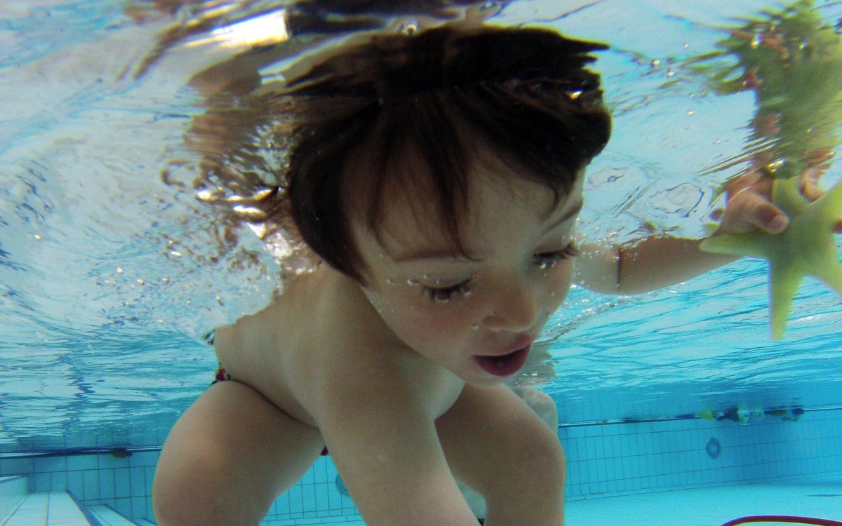 Bebes Dans L Eau Ville De Paris