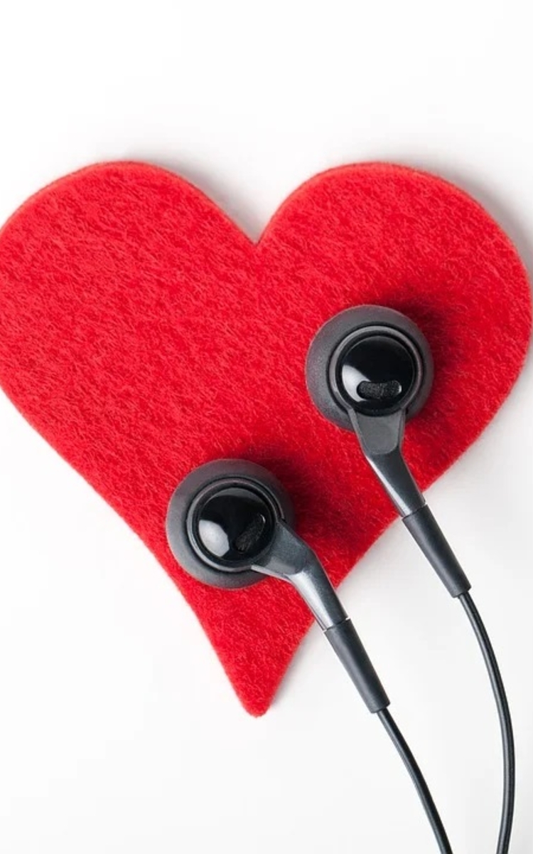 coeur et écouteurs