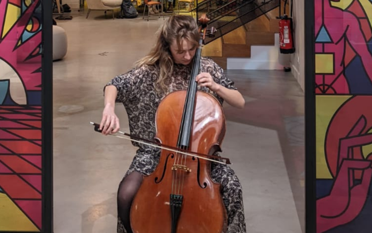 visite musicale Clara Germont au MAIF Social Club dans l'exposition "Prendre la tangente"
