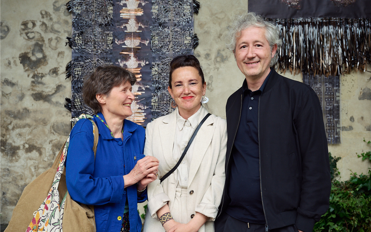 Photographie de Sophie Desrosiers, Mariana Silva Varela et Côme Touvay qui sont face à la caméra et qui sourient