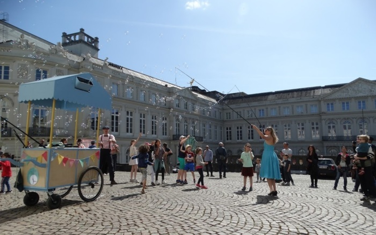 Char à bulles en plein air