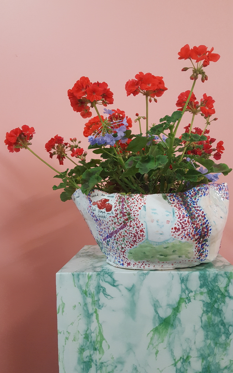 Vase en faience émaillée de Sharon Alfassi