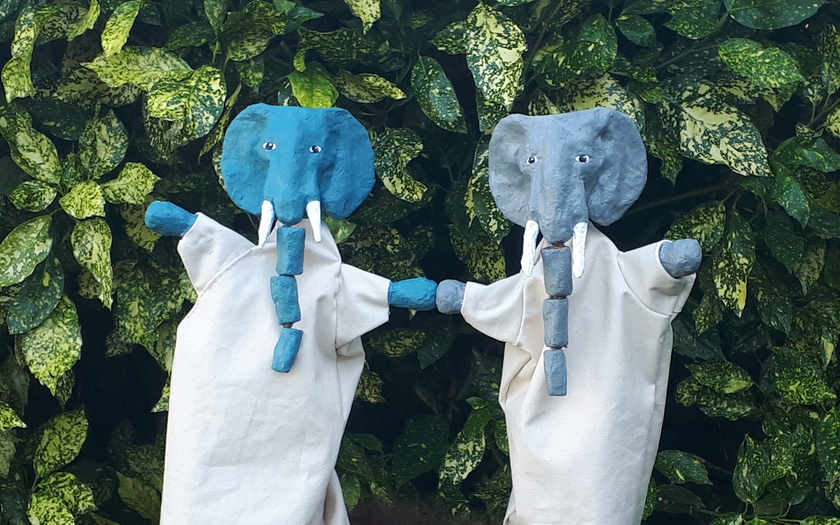 Marionnettes éléphants de la Cie Le Fil de Soie