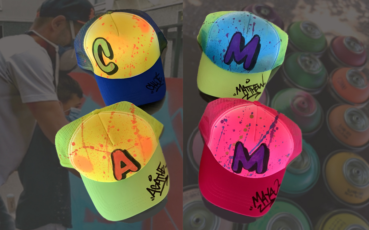 casquettes décorées avec des graffs
