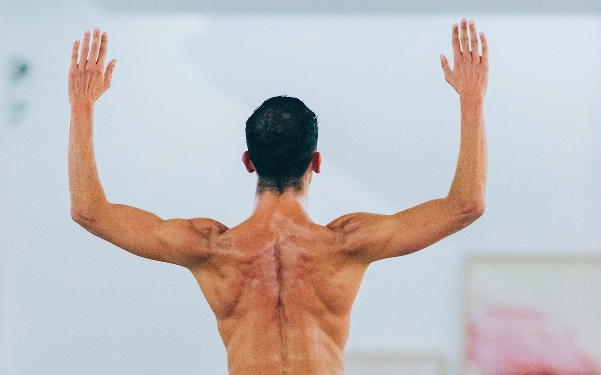 Benjamin Karim Bertrand , Vestiges solo, novembre 2020, Festival Viva Villa, Collection Lambert © Louise Quignon 