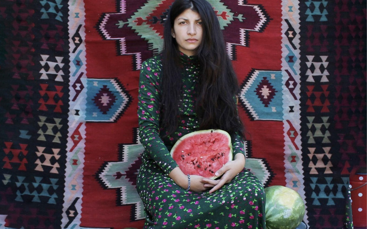 Viva la vida © Selma Selman, Exposition Urban Text, cet espace nommé Balkans, Institut des Cultures d'Islam