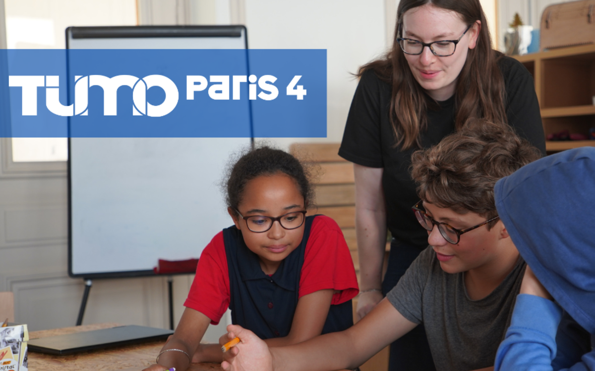 Jeunes et animatrices en atelier collectif à TUMO Paris 4