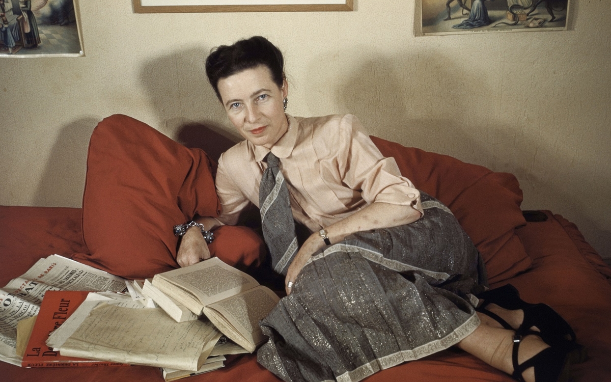 Photographie de Simone de Beauvoir prise en 1948 par Gisèle Freund