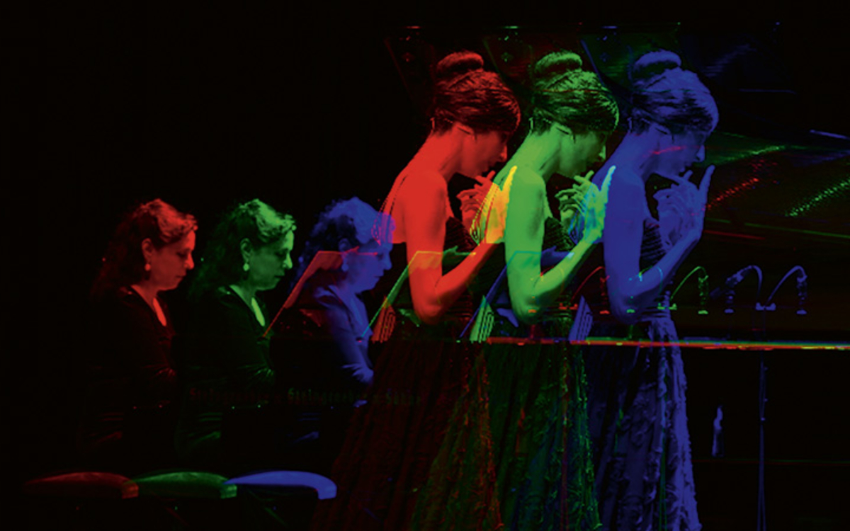 Chanteuse lyrique et pianiste en tricolorie