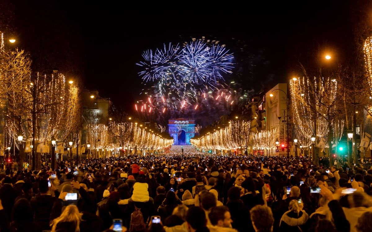Feu d'artifice Champs-Elysées 31 décembre 2022