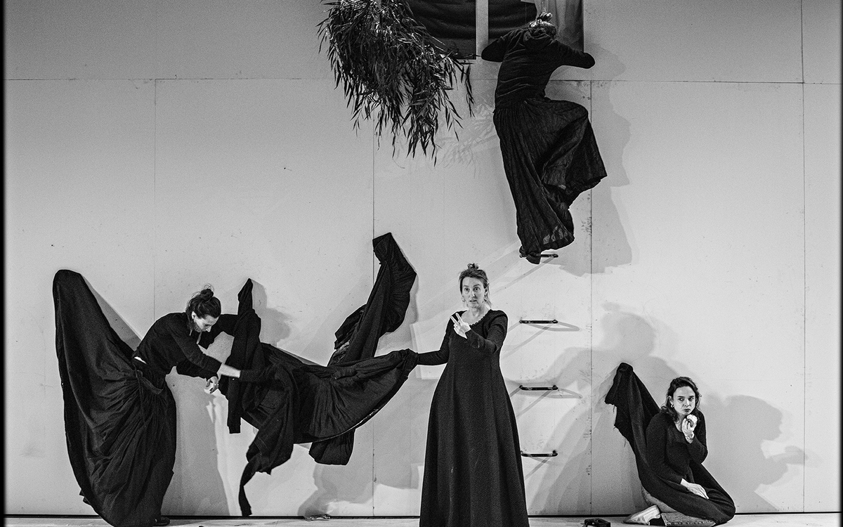 Photo répétition Baùbo - de l'art de n'être pas mort de Jeanne Candel par Jean-Louis Fernandez