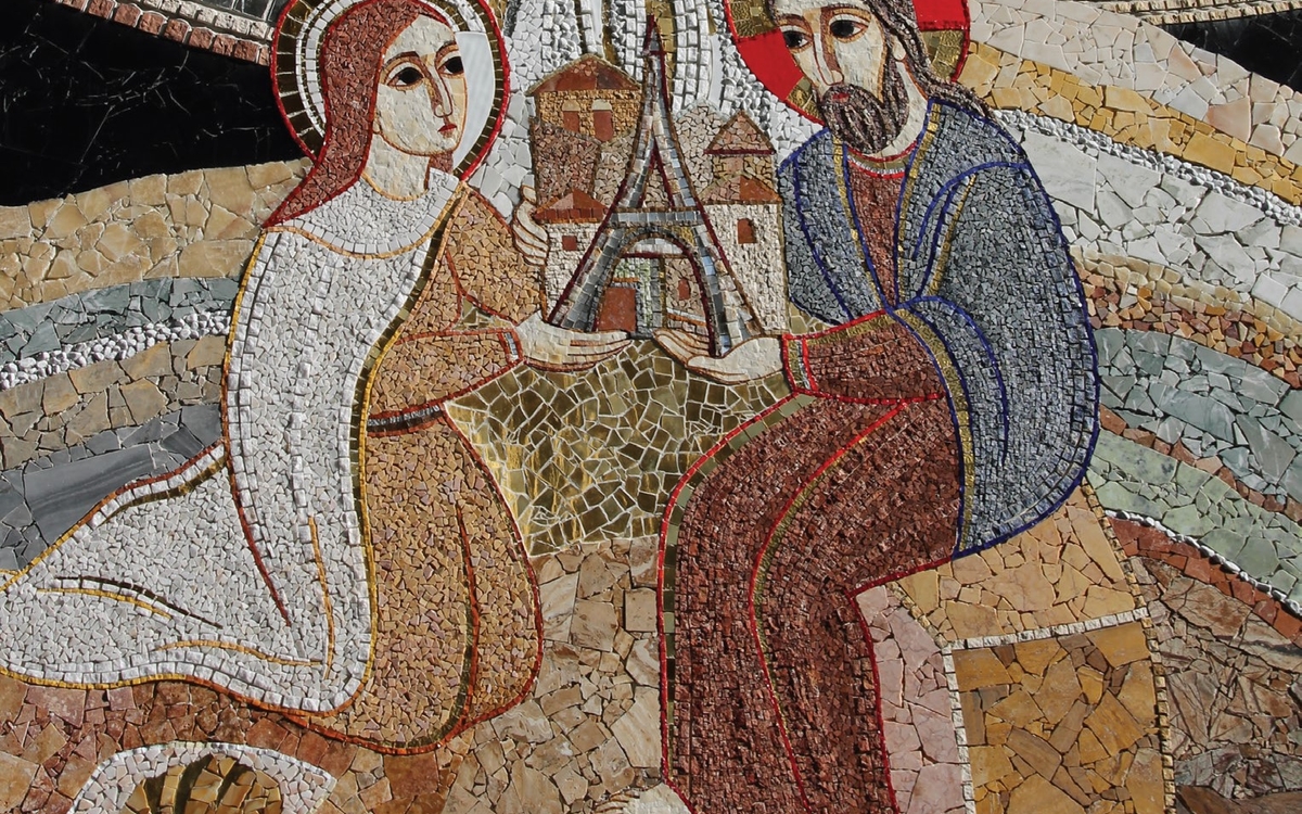 Geneviève offre Paris au Christ. Mosaïque du parvis de la cathédrale Saint-Maurice-Sainte-Geneviève de Nanterre (2017). © diocèse de Nanterre.