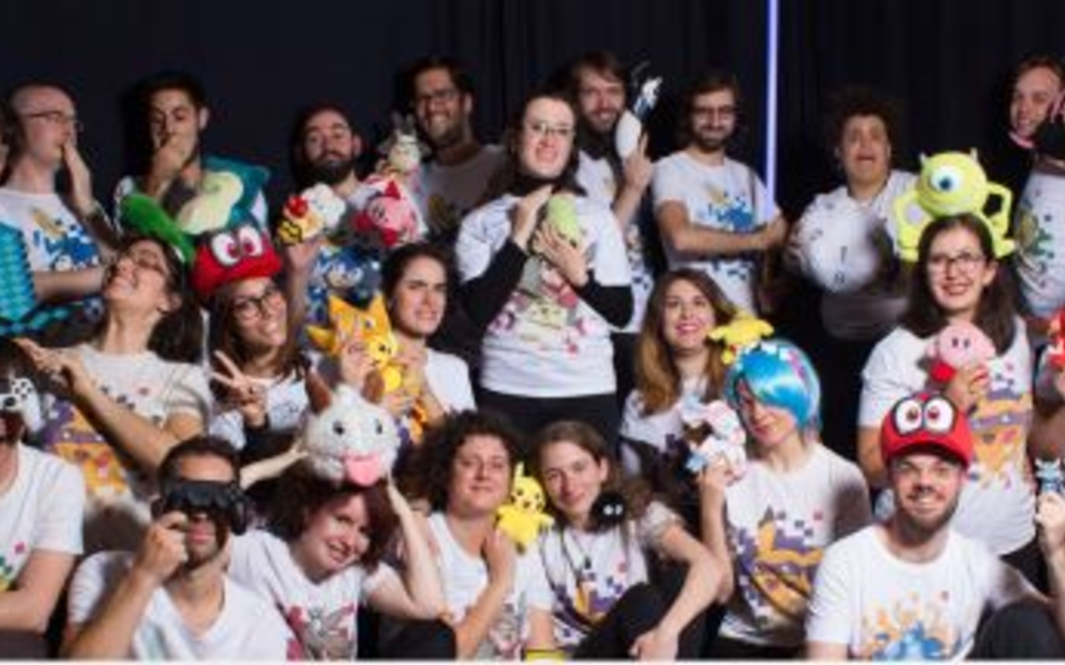 Photo de groupe de la chorale "Geek Singers"