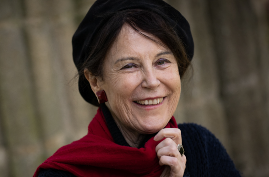 photo d'Irène Frain souriante