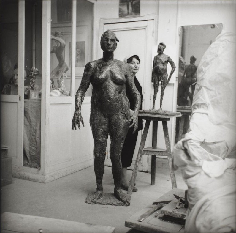 Michel Sima Germaine Richier dans son atelier derrière L’Ouragane, Paris, vers 1954 Epreuve gelatino-argentique Collection particulière