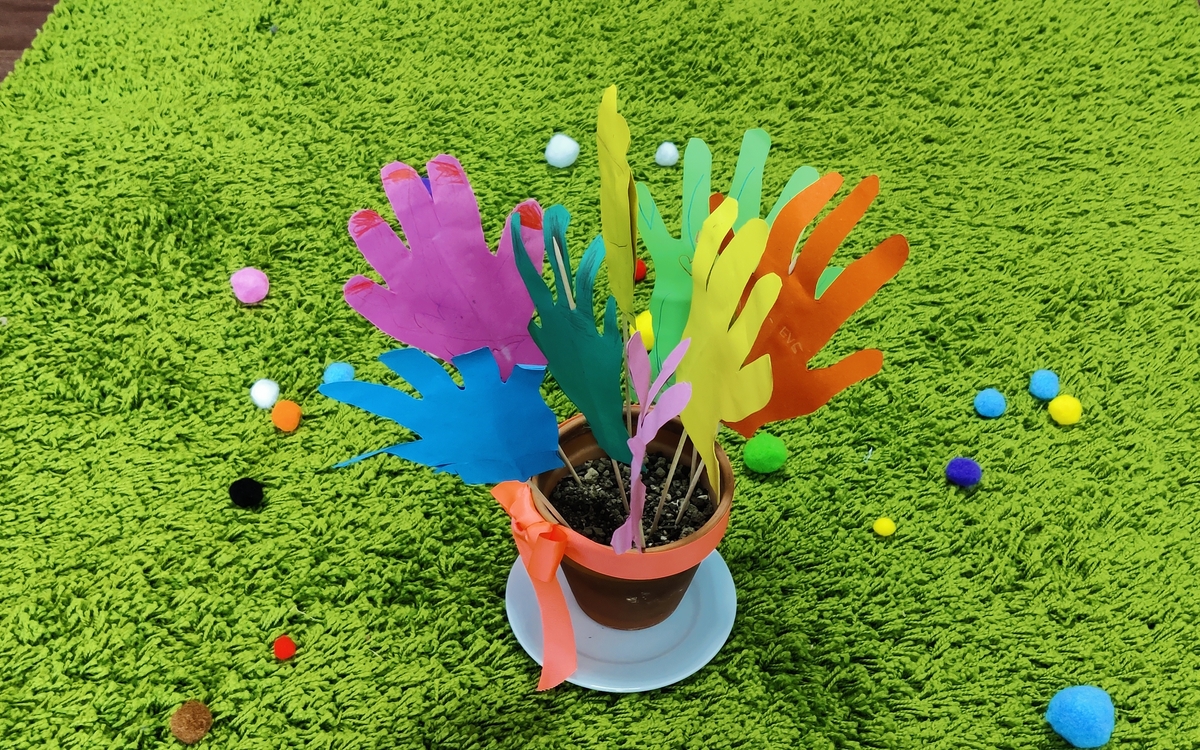 travail des enfants de l'IMP Binet oeuvre artistique et coloré