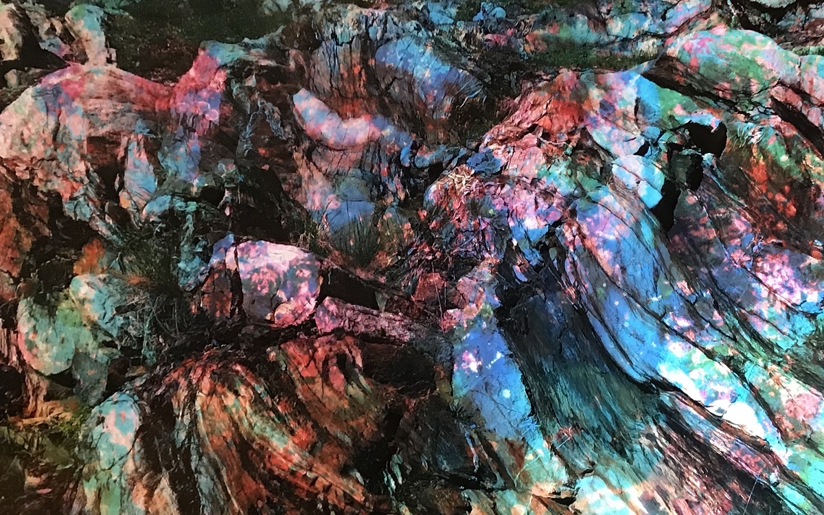 Maya Rochat_CAMELEON STONES